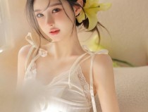 二次元抱枕分腿没有挡着㓜女BBwXXXX高潮收缩